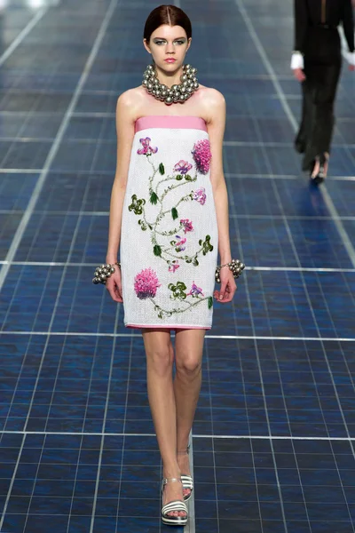 Look 76
